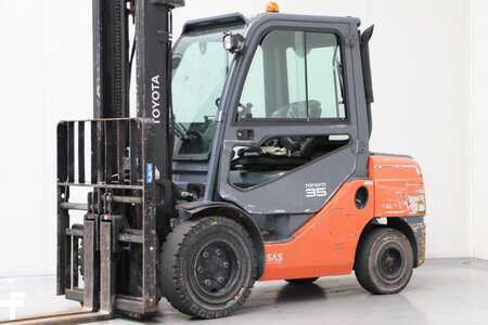 Diesel heftrucks 2017  Toyota 02-8FDJF35 (1)