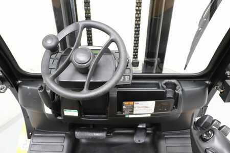 Chariots élévateurs GPL 2019  Yale GLP50VX (3)