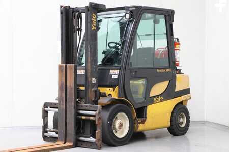 Treibgasstapler 2013  Yale GLP30VX (1)