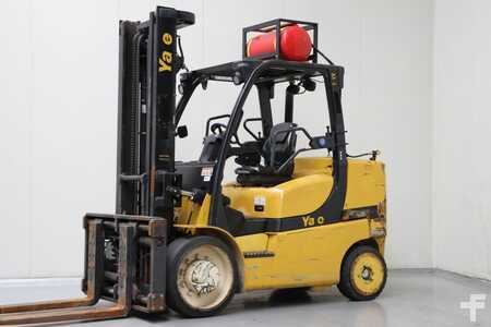 Treibgasstapler 2017  Yale GLC70VX (1)