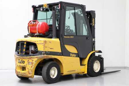 Treibgasstapler 2017  Yale GLP40VX5 (2)