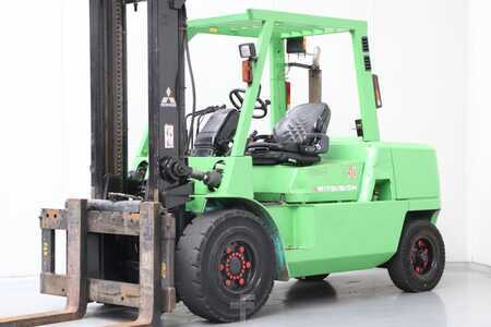 Diesel truck 2004  Mitsubishi FD50K (1)