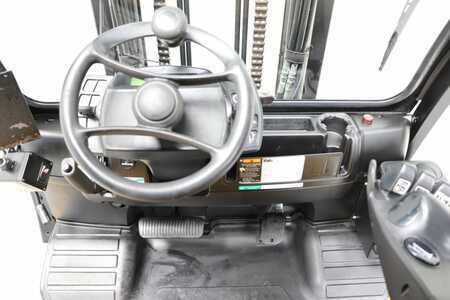 Treibgasstapler 2015  Yale GLP45VX6 (3)