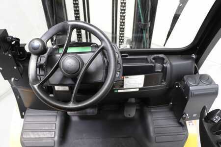 Treibgasstapler 2018  Yale GLP45VX6 (3)