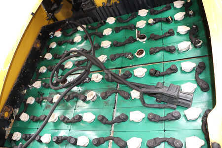 Sähkö - 4 pyör 2016  Yale ERP35VL (5)