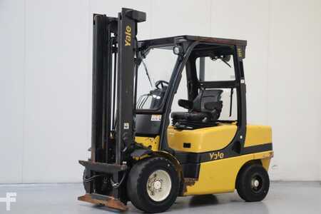 Carrelli elevatori diesel 2014  Yale GDP35VX (1)