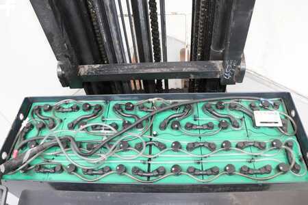 Carretilla retráctil 2017  Yale MR20HD (6)