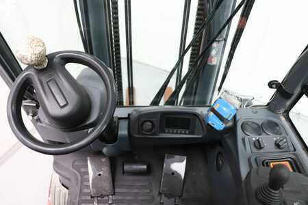 Elektro 4 Rad 2018  Mitsubishi FB50 2 (3)