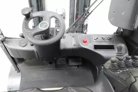 Elektromos 4 kerekű 2020  Linde E50HL-01/600 (3)