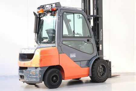 Chariots élévateurs diesel 2018  Toyota 52-8FDJF35 (2)