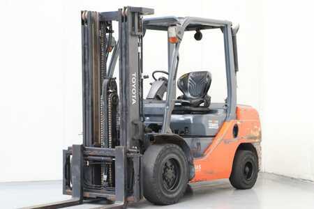 Dieselový VZV 2019  Toyota 02-8FDF30 (1)