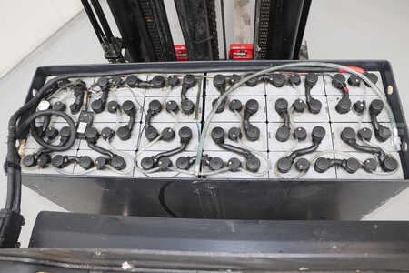 Reach Truck 2013  Hyster R1.6H (6)