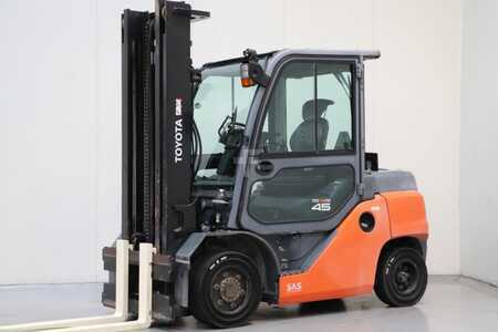 Dieselový VZV 2019  Toyota 40-8FD40N (1)