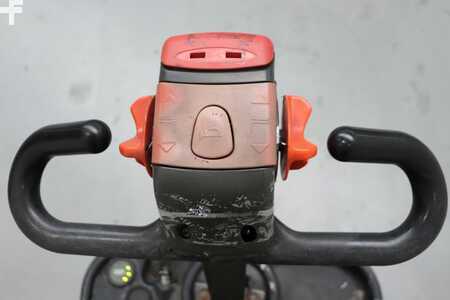 Wózki niskiego podnoszenia 2000  CAT Lift Trucks NPP20K (3)