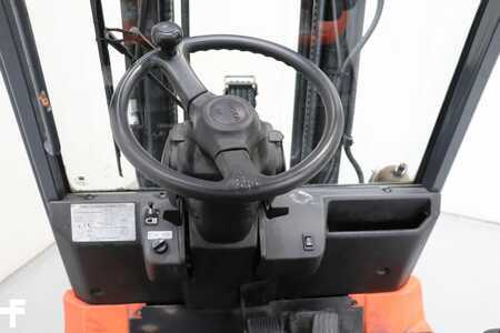 Chariots électriques à 4 roues 2012  Toyota 7FBMF25 (3)