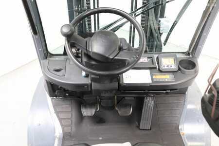 Dieseltrukki 2012  Toyota 52-8FDJF35 (3)