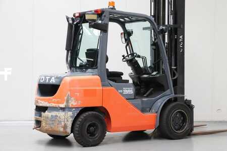 Dieseltrukki 2012  Toyota 52-8FDJF35 (2)