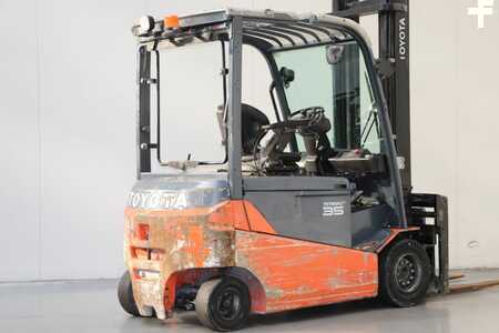 Eléctrica de 4 ruedas 2014  Toyota 8FBMT35 (2)