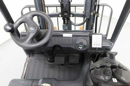 Sähkö - 3 pyör 2006  Linde E14-02 (3)