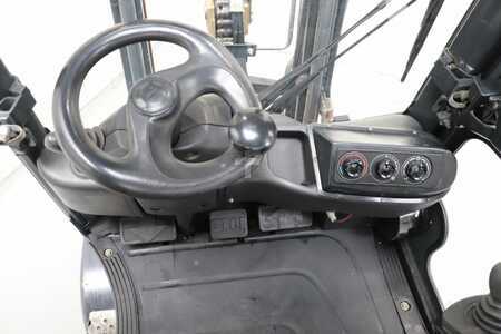 Empilhador a gás 2012  Linde H14T-01 (3)