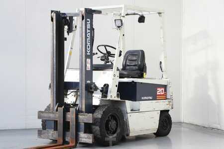 Sähkö - 4 pyör - Komatsu FB20-3 (1)