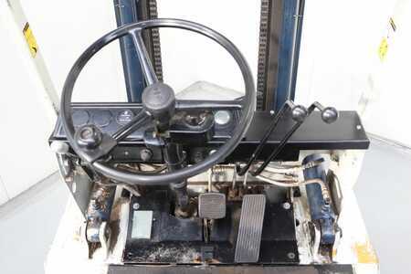 Sähkö - 4 pyör - Komatsu FB20-3 (3)