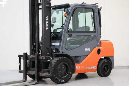 Dieselstapler 2019  Toyota 02-8FDJF35 (1)