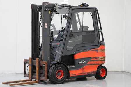 Eléctrico - 4 rodas 2018  Linde E30H-01/600 (1)