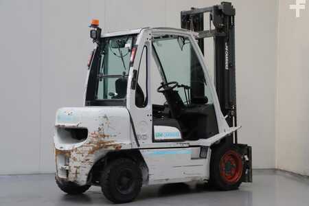 Carrelli elevatori diesel 2016  Unicarriers YG1D2A30Q (2)