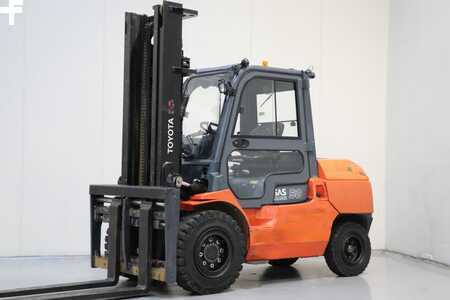 Dízel targoncák 2013  Toyota 42-7FDA50 (1)