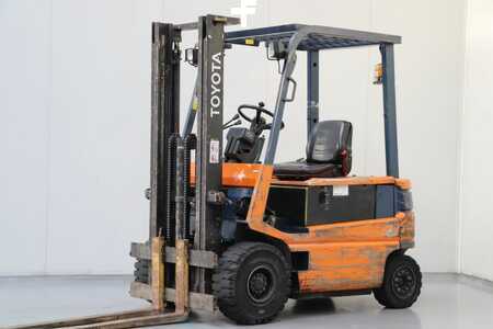 Carrelli elettrici 4 ruote 1990  Toyota FBM25 (1)