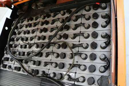 Carrelli elettrici 4 ruote 1990  Toyota FBM25 (5)