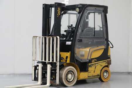 Gázüzemű targoncák 2011  Yale GLP16VX (1)