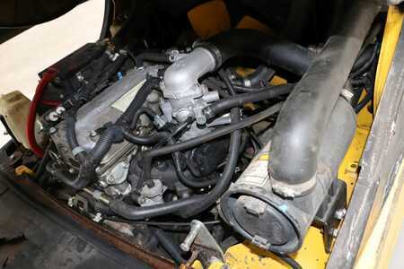 Gázüzemű targoncák 2011  Yale GLP25VX (5)