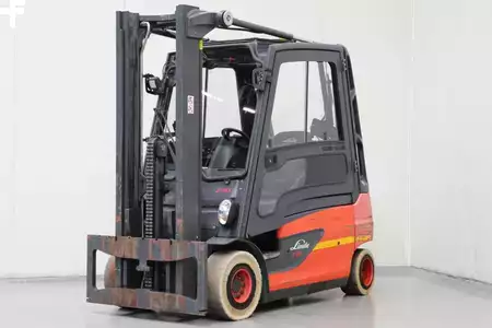 Carrelli elettrici 4 ruote 2016  Linde E30L-01 (1)