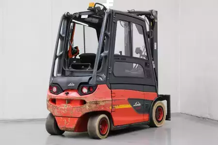 Carrelli elettrici 4 ruote 2016  Linde E30L-01 (2)