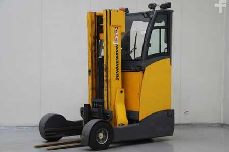 Chariots à mât rétractable 2010  Jungheinrich ETV C 20 (1)