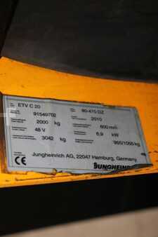 Chariots à mât rétractable 2010  Jungheinrich ETV C 20 (4)