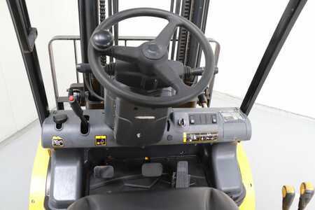 LPG Forklifts 2011  Hyundai 33L-7A (3)