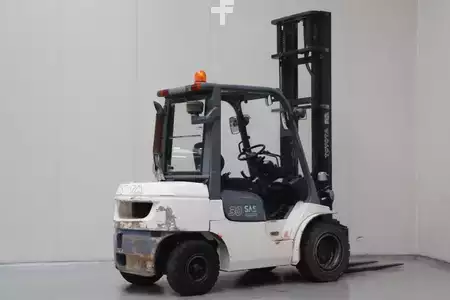 Dízel targoncák 2002  Toyota 62-7FDF30 (2)