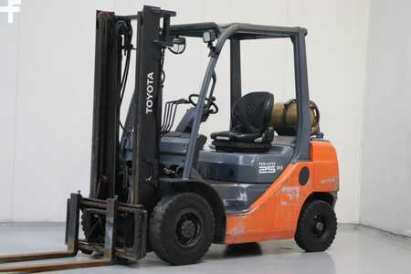 Gasoltruck 2012  Toyota 02-8FGF25 (1)