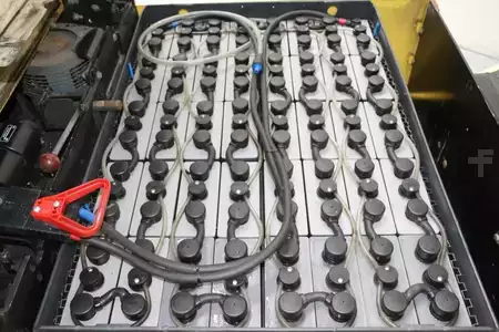 Elektromos 4 kerekű 2001  Hyster J3.20XM (5)