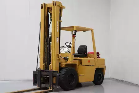 Gas truck - Nissan BF03A35 (1)