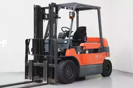 El truck - 4 hjulet 2012  Toyota 7FBMF45 (1)
