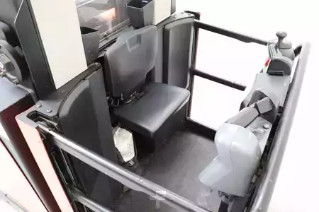 Vertical order pickers 2012  BT OME100H (3)