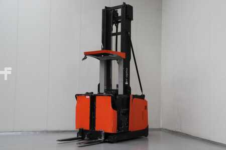 Vertikal-Kommissionierer 2013  BT OME100H (1)