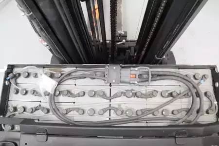 Chariots à mât rétractable 2016  BT RRE160 (6)