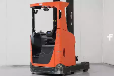 Carretilla retráctil 2019  Toyota RRE140H (2)