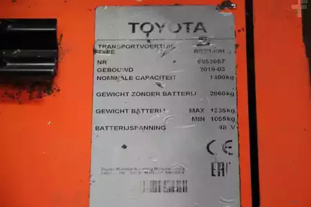 Carretilla retráctil 2019  Toyota RRE140H (4)