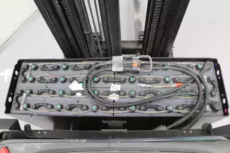 Carretilla retráctil 2019  Toyota RRE140H (6)